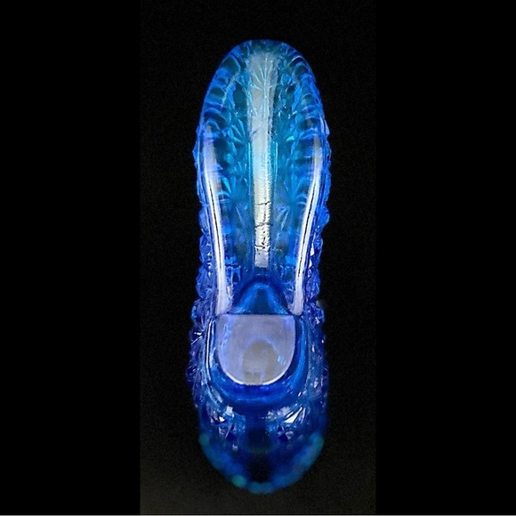 Vintage Blue daisy and button Patterned glass boot - Picture 2 of 4